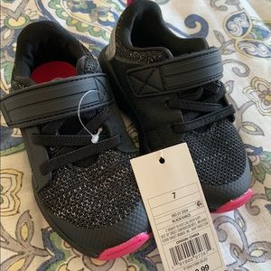 NWT Cat & Jack Vance Pink & Black Shoes (Size 7)